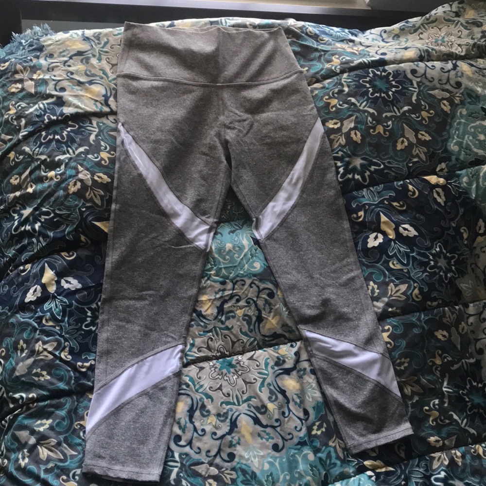 Size M aerie leggings